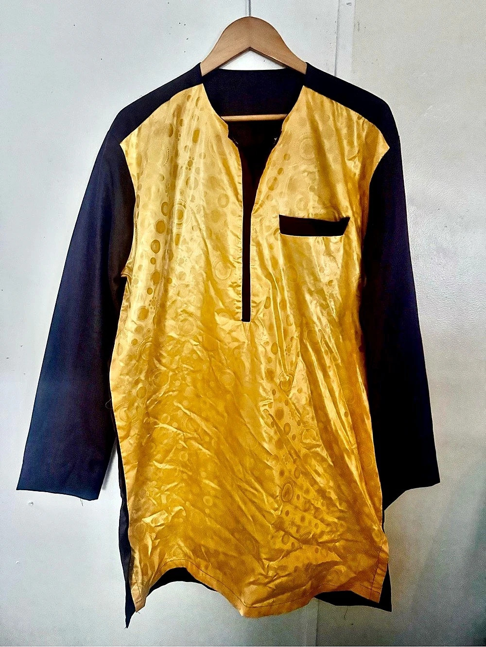 Men's Gold & Black Abstract Kurta Like New